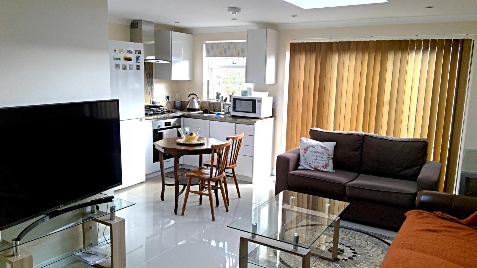 Luxury London Ensuite Double Room, Park Free, Tram-Train! Mitcham Buitenkant foto