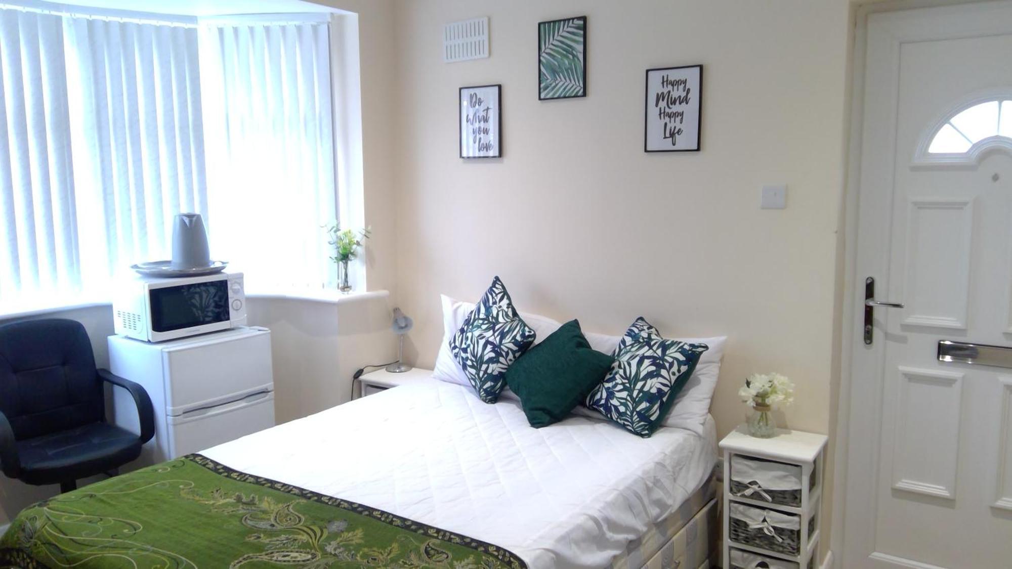 Luxury London Ensuite Double Room, Park Free, Tram-Train! Mitcham Buitenkant foto