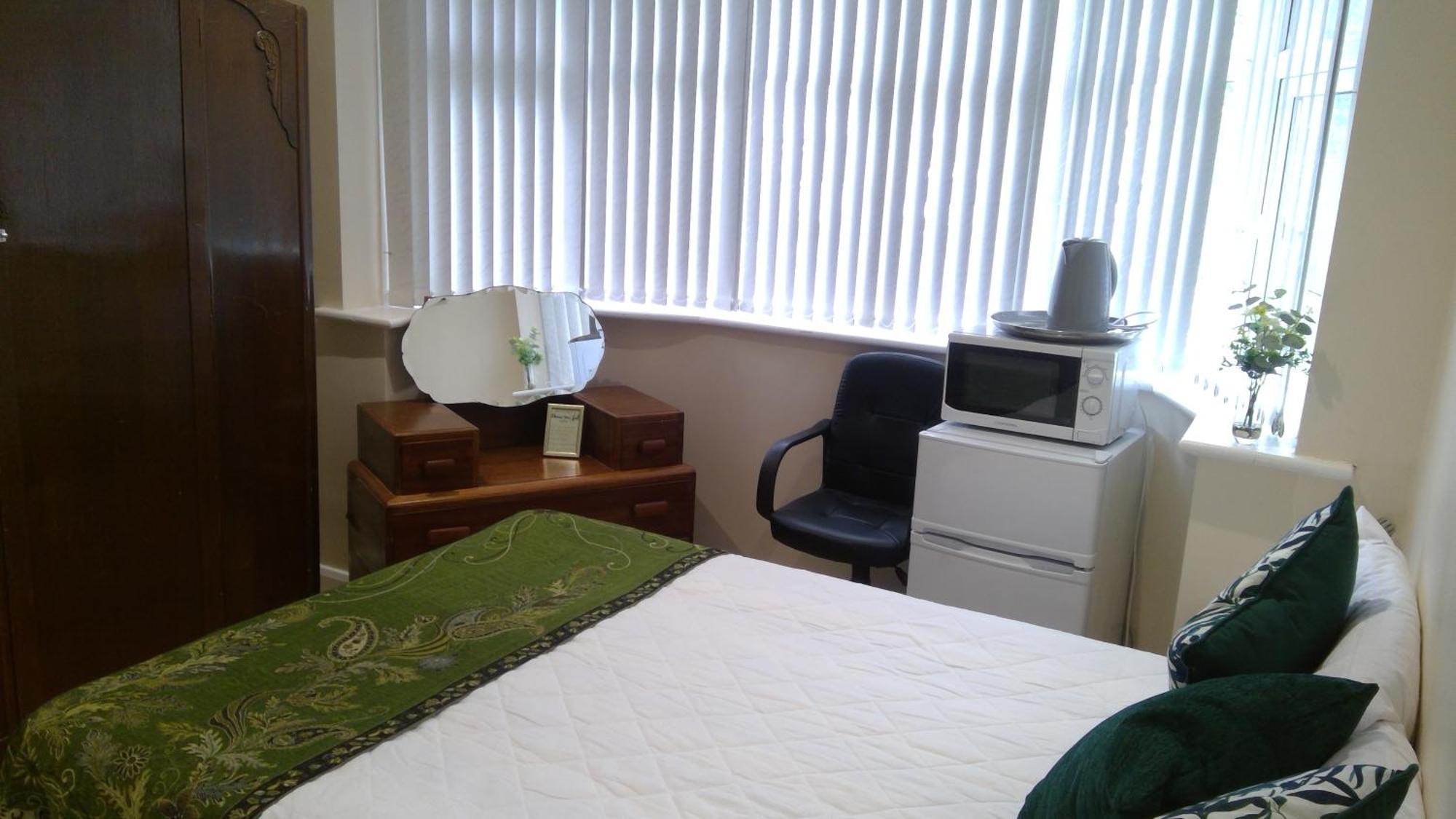 Luxury London Ensuite Double Room, Park Free, Tram-Train! Mitcham Buitenkant foto